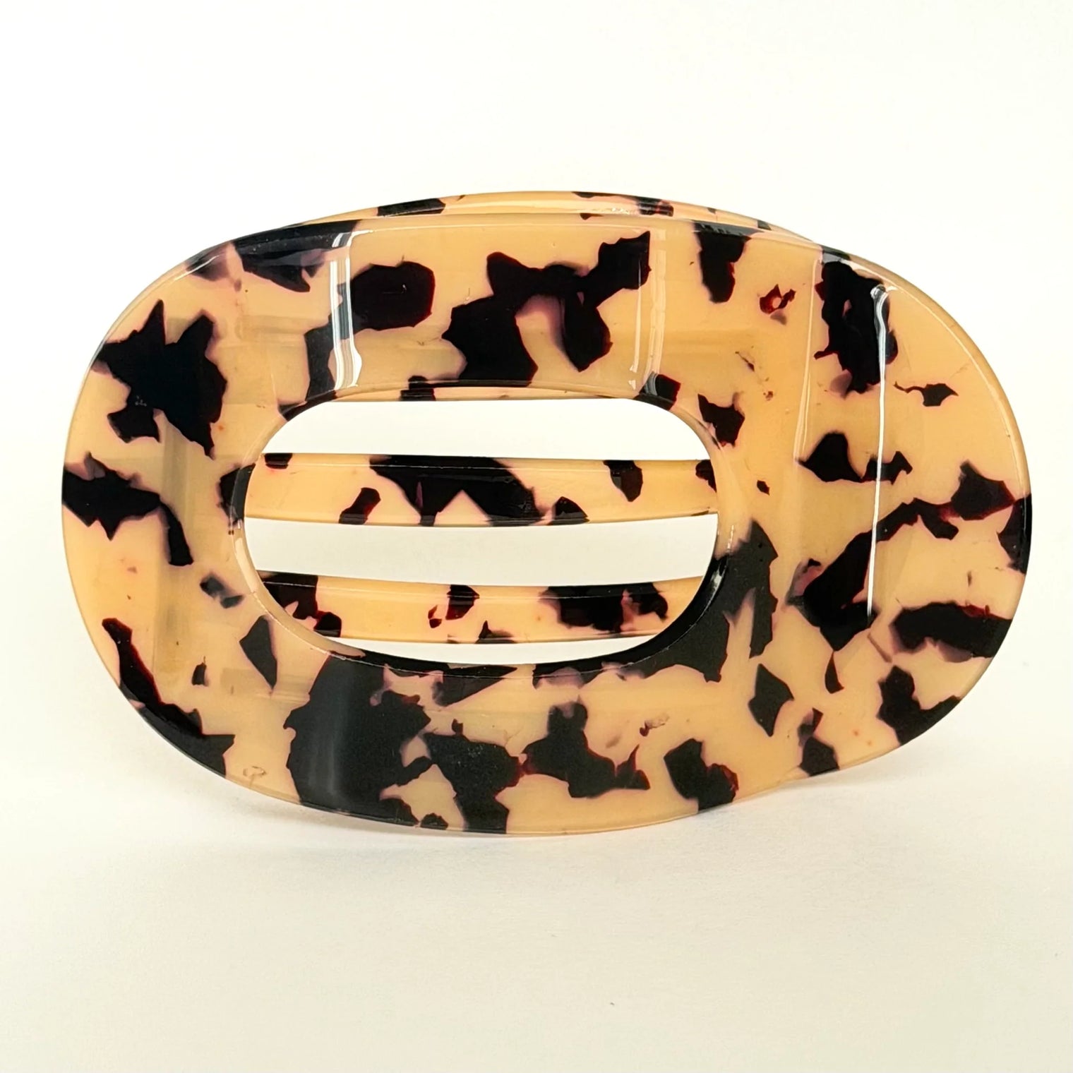 Ivry - Contour Clip