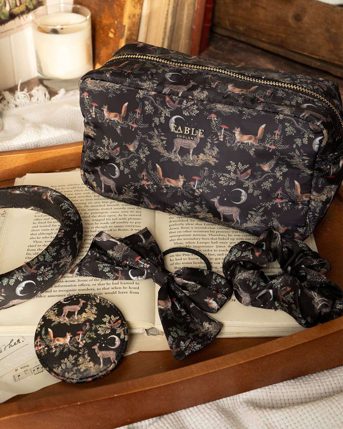 Fable England - A Night's Tale Woodland Pouch Black