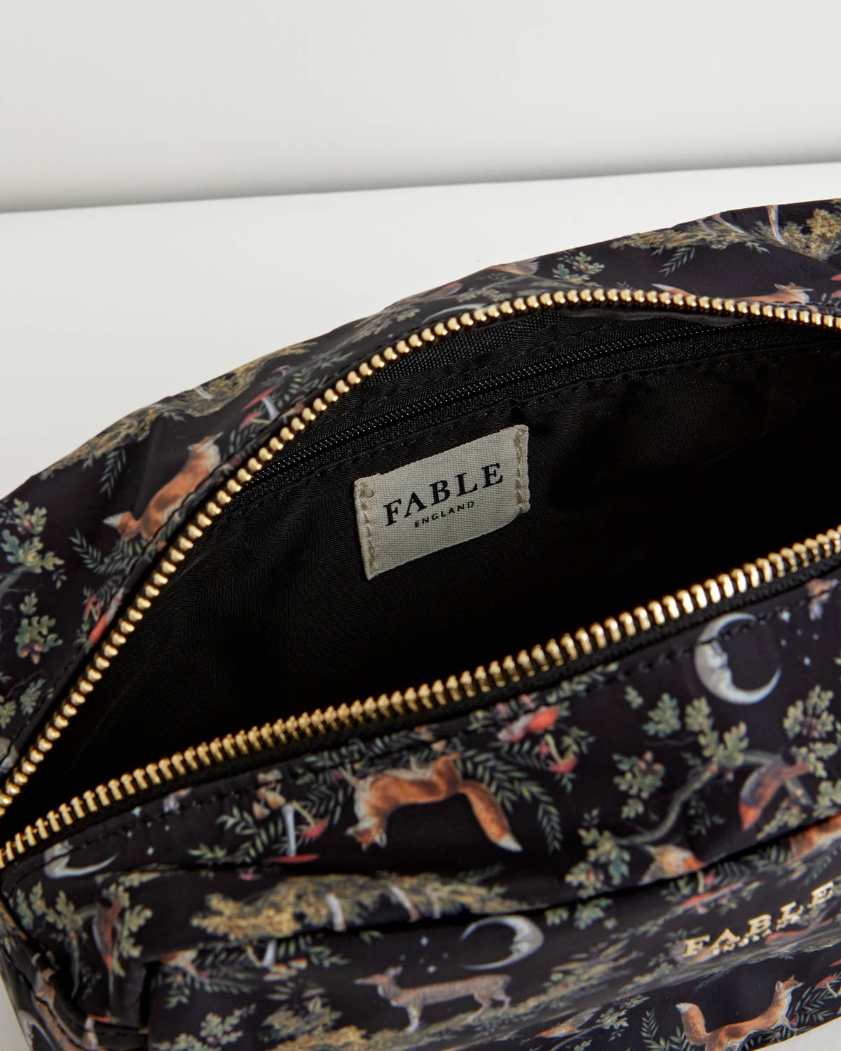 Fable England - A Night's Tale Woodland Pouch Black
