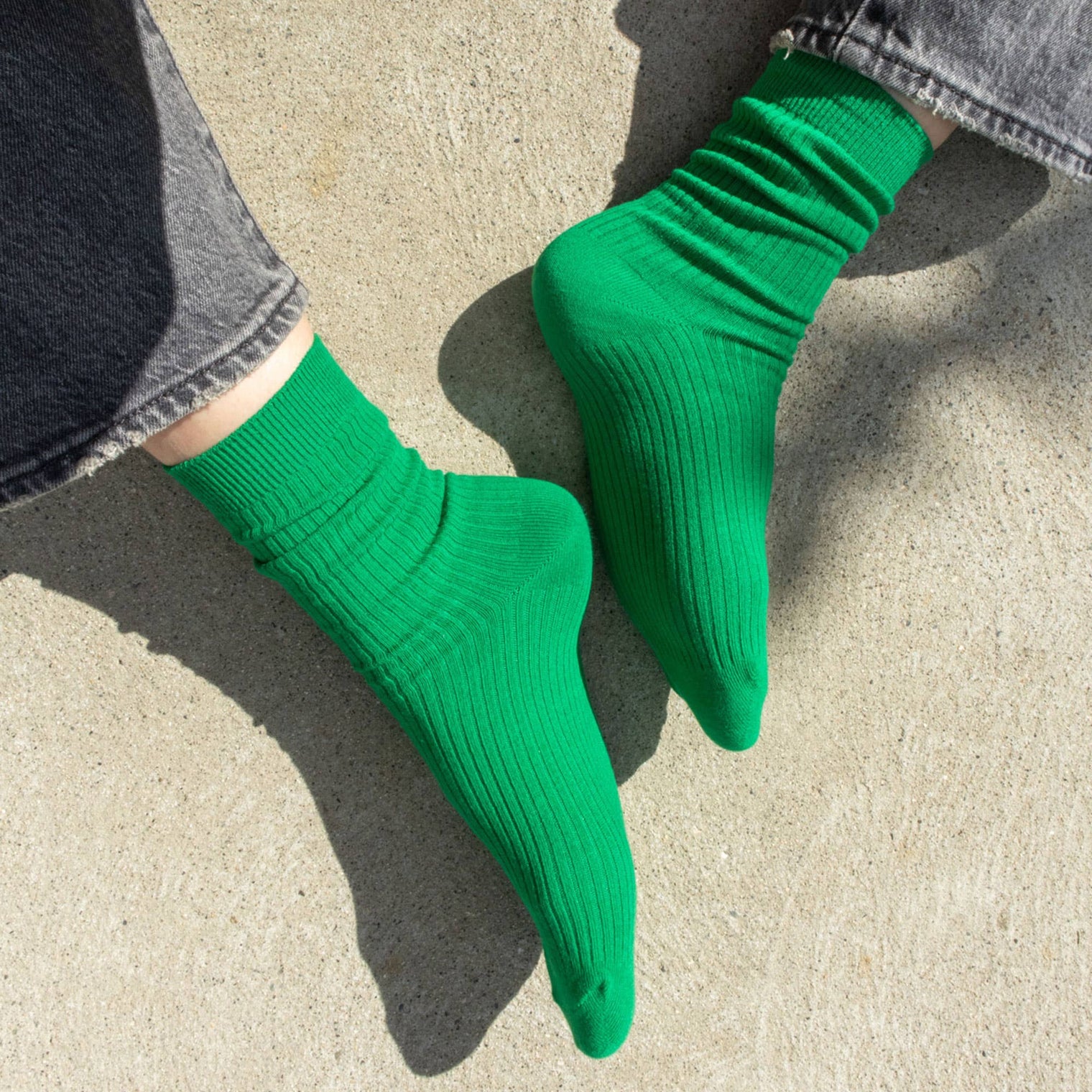 Bondoodle - Everyday Cotton Crew Socks in Trampoline Green