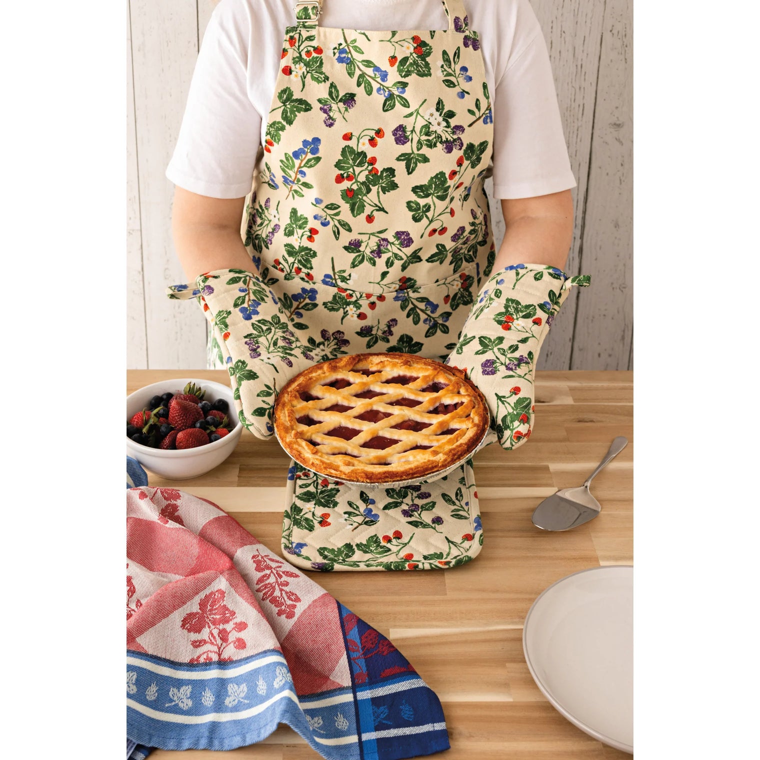 Berry Bramble Oven Mitt