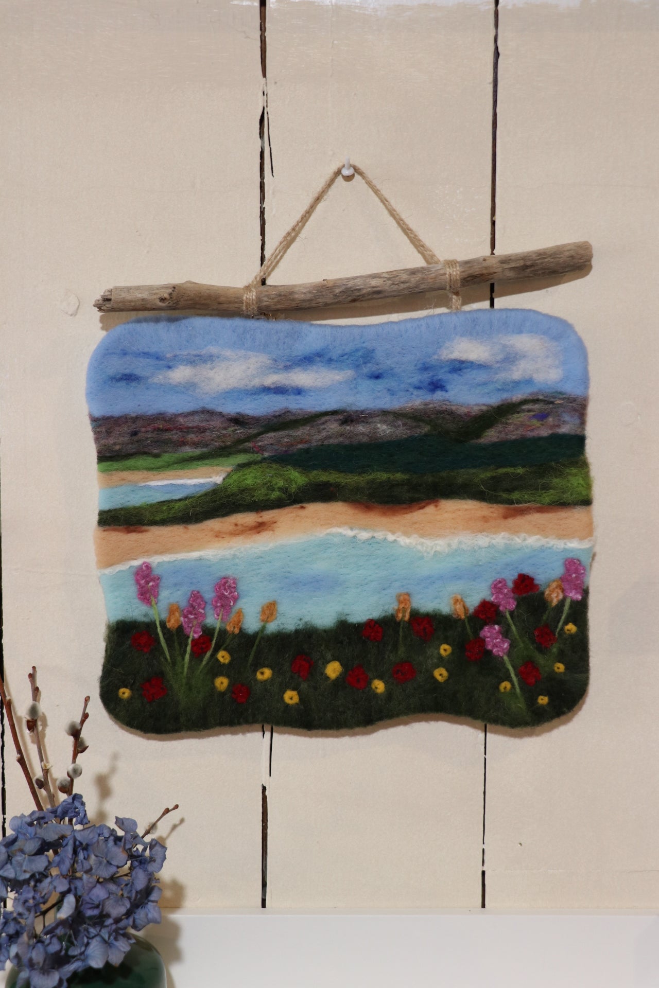 Magic of Wool - Pink and Red Flowers on Beach