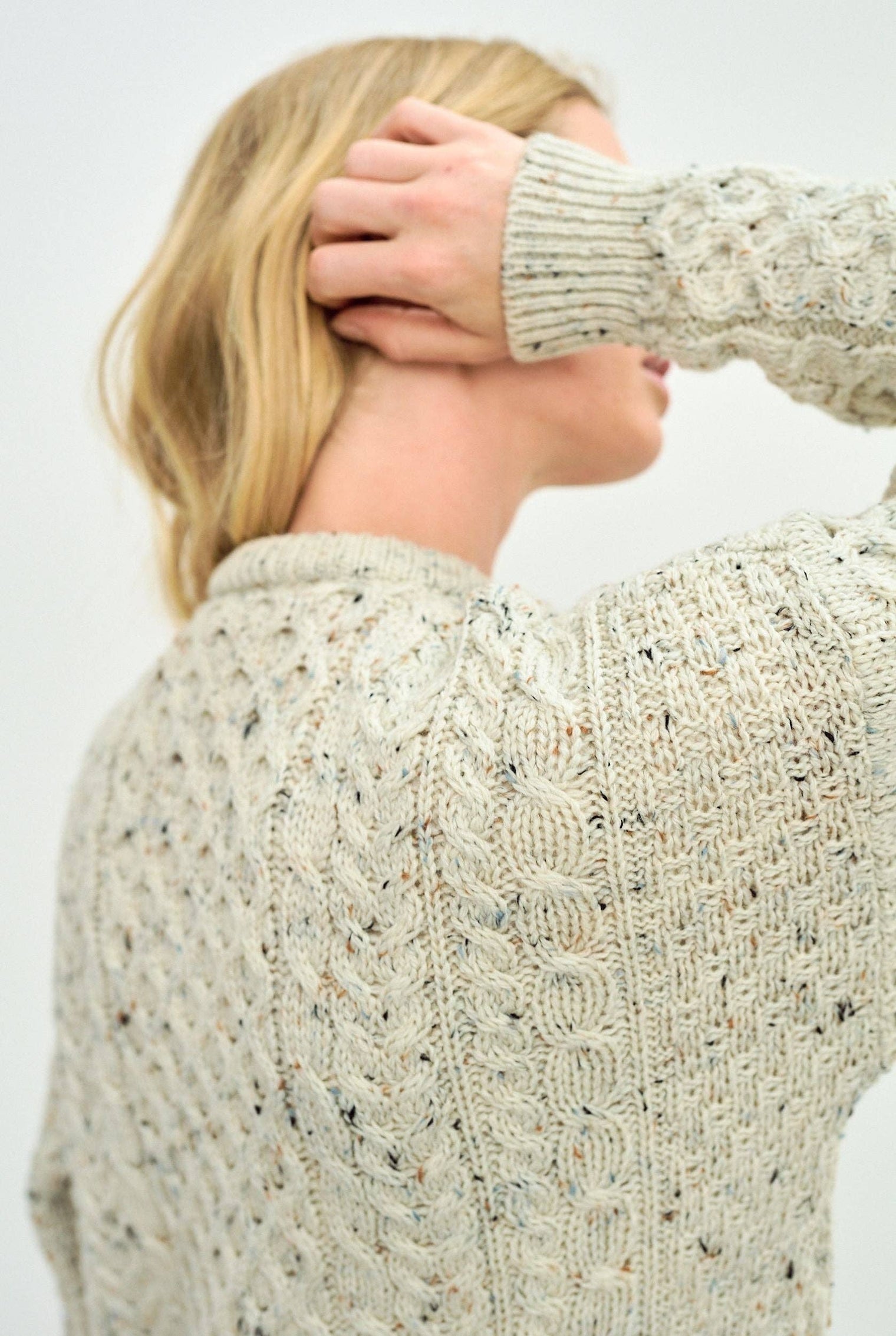 Aran Woollen Mills - Inisheer Traditional Ladies Aran Sweater -  Flecked Cream - Large