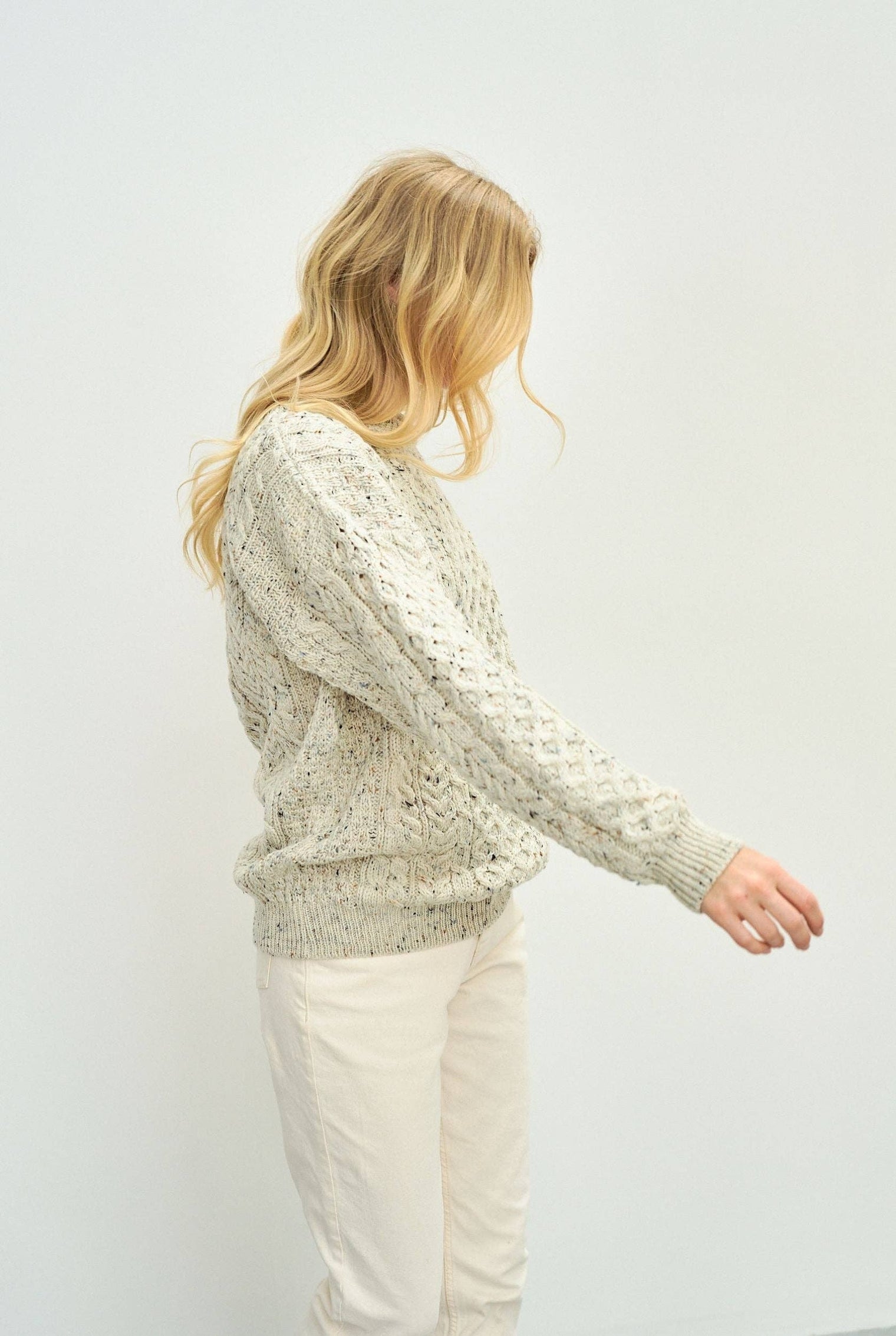 Aran Woollen Mills - Inisheer Traditional Ladies Aran Sweater -  Flecked Cream - Large