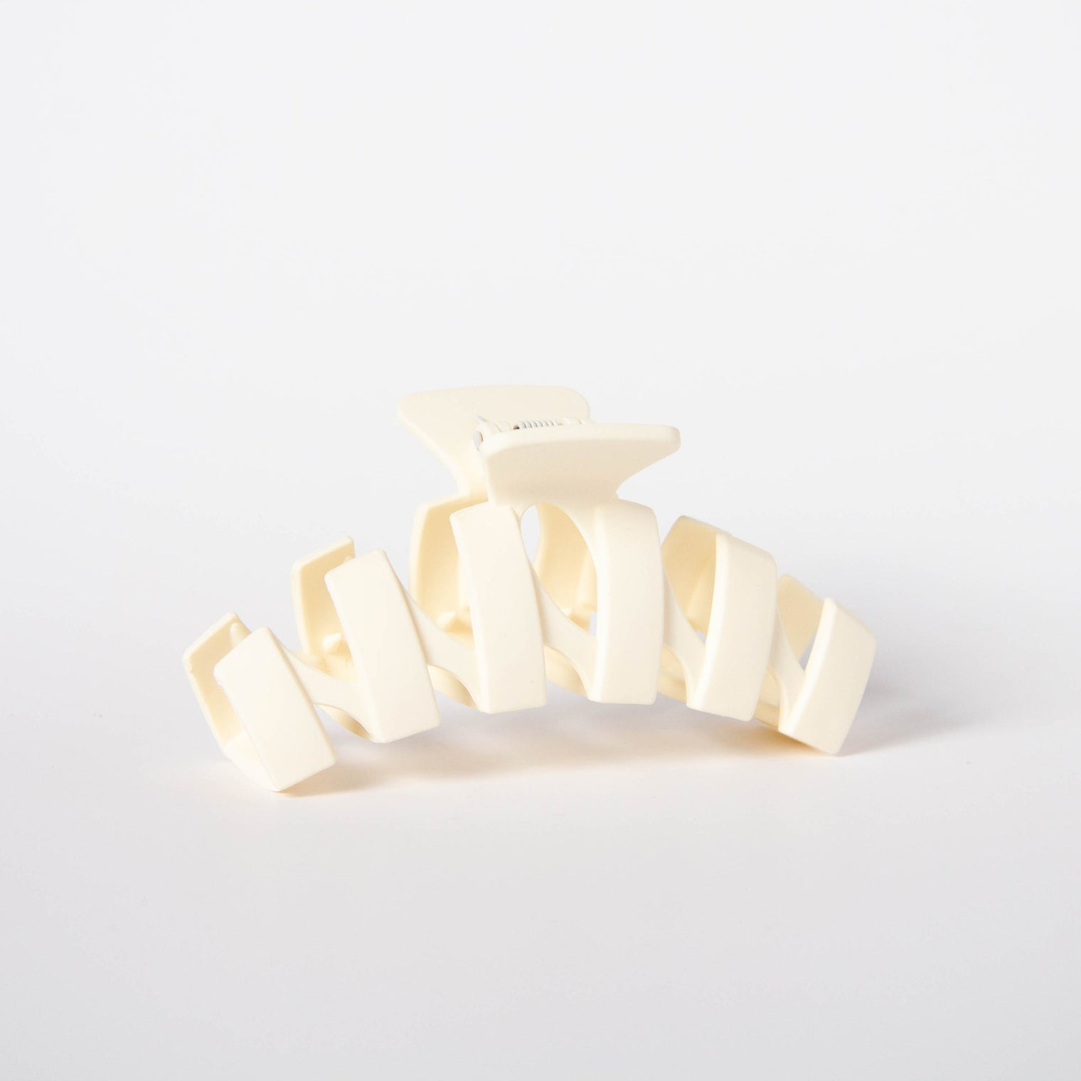 Wavy Matte Clip