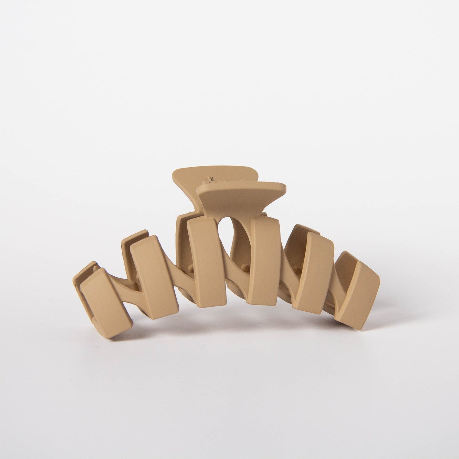Wavy Matte Clip